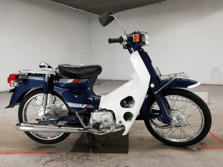 Bộ đôi Honda cub hàng hiếm.. giá gần 400 triệu Bộ đôi Honda cub hàng hiếm.. giá gần 400 triệu