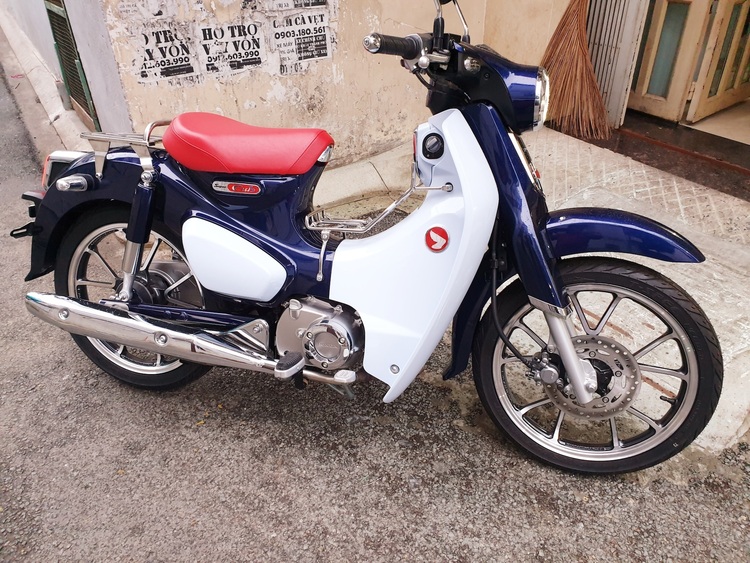 Bộ đôi Honda cub hàng hiếm.. giá gần 400 triệu