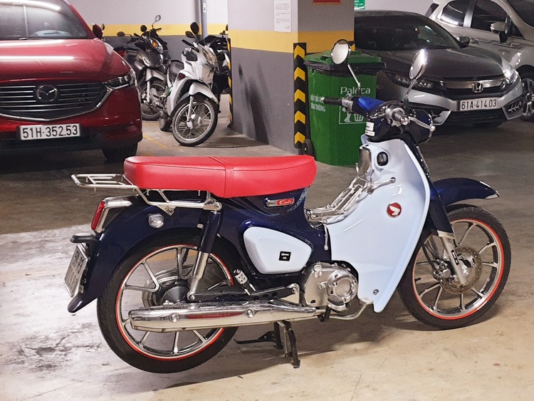 Bộ đôi Honda cub hàng hiếm.. giá gần 400 triệu