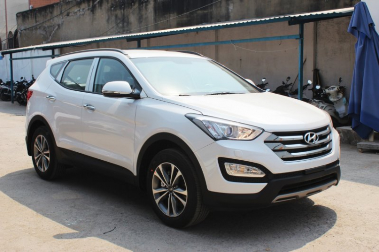 Hyundai Sonata dã xuất hiện. Đối thủ của Toyota Camry tại Việt Nam Hyundai Sonata dã xuất hiện. Đối thủ của Toyota Camry tại Việt Nam