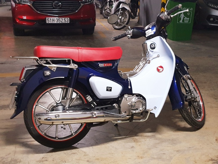 Bộ đôi Honda cub hàng hiếm.. giá gần 400 triệu