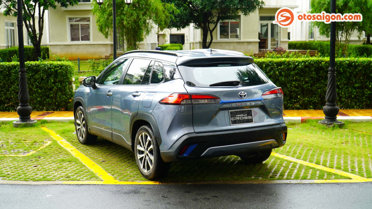 Khách hàng nữ chia sẻ quyết định chọn mua Toyota Corolla Cross 1.8 Hybrid: “Trang bị an toàn và công nghệ Hybrid đã thuyết phục tôi”