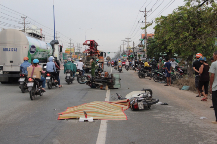 Bình Dương: Một người tử vong sau tai nạn liên hoàn trên Quốc lộ 13