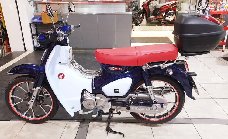 Bộ đôi Honda cub hàng hiếm.. giá gần 400 triệu