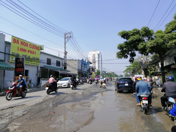 Đường nhếch nhác: Dân quận 2, quận 9 bao giờ hết khổ?