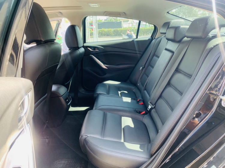 Bán Mazda 6 Premium 2.0AT, Màu Đen, 2019, Đúng 15.000km