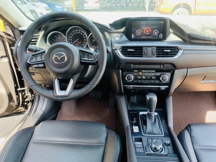 Bán Mazda 6 Premium 2.0AT, Màu Đen, 2019, Đúng 15.000km