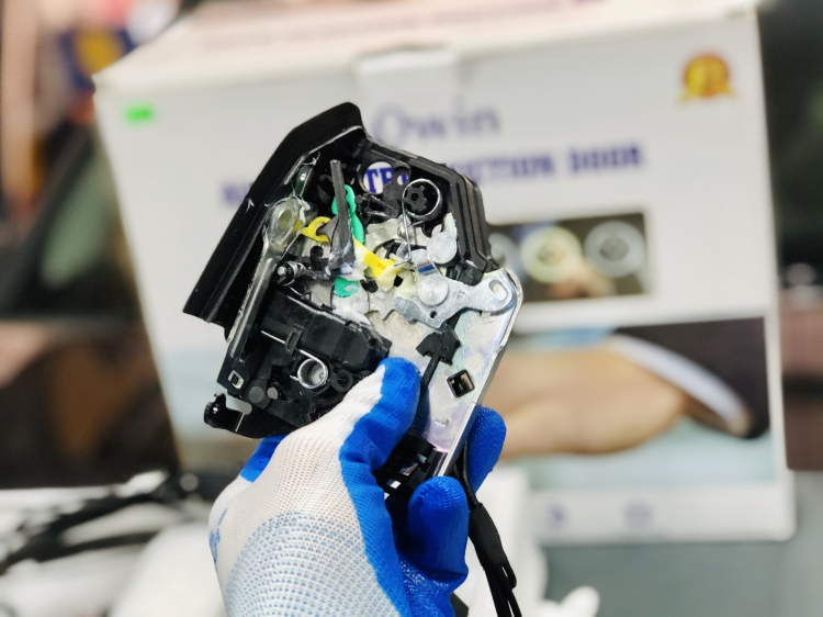 OWIN - Cửa hít tự động cho ô tô - Cửa hít chính hãng OEM zin theo xe OWIN - Cửa hít tự động cho ô tô - Cửa hít chính hãng OEM zin theo xe