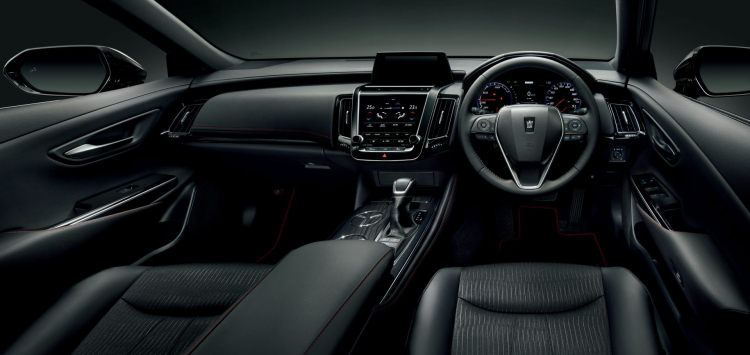 Toyota Crown 2021 nâng cấp nhẹ, màn hình trung tâm tới 12,3 inch