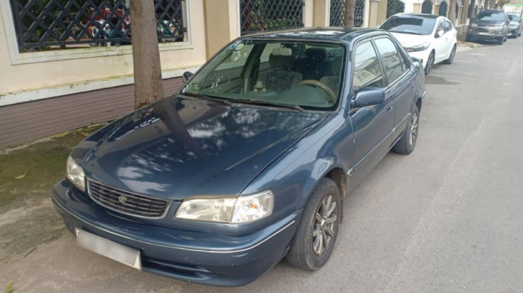 Tìm khoá ngậm cửa Toyota Corolla 1997