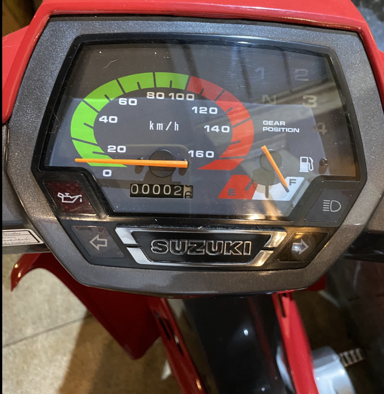 so sánh Suzuki Crystal với Su xì po so sánh Suzuki Crystal với Su xì po