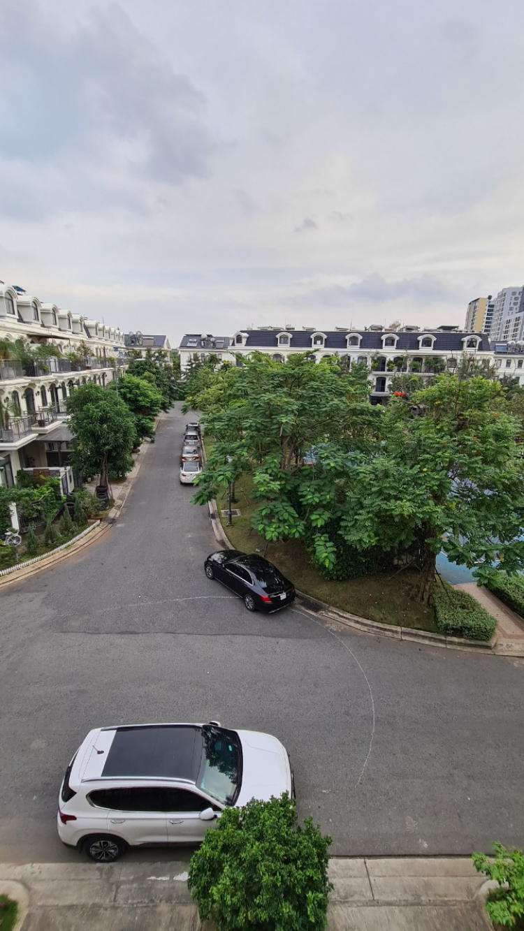 Hồ cảnh quan tuyệt đẹp ở Lakeview City