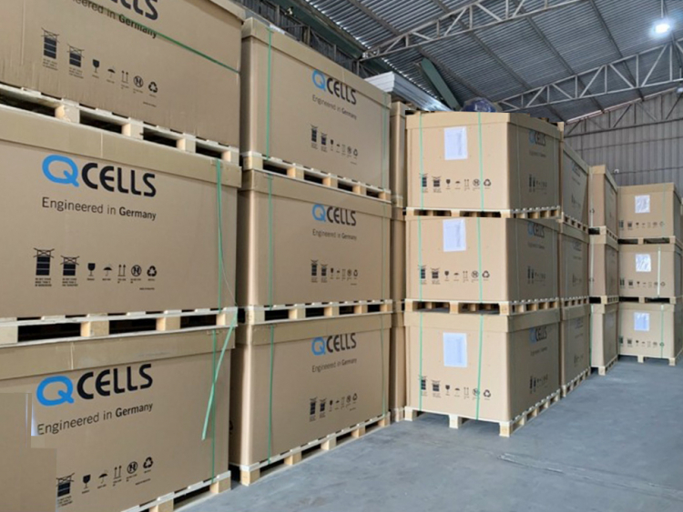 Bán lẻ tấm pin Qcells 430 wp & lắp đặt hệ thống điện mặt trời trên mái nối lưới.