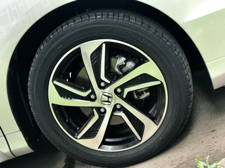 Sử dụng gần 5 năm, Honda Odyssey vẫn “có giá” hơn Kia Sedona máy dầu mới Sử dụng gần 5 năm, Honda Odyssey vẫn “có giá” hơn Kia Sedona máy dầu mới