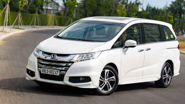 Sử dụng gần 5 năm, Honda Odyssey vẫn “có giá” hơn Kia Sedona máy dầu mới Sử dụng gần 5 năm, Honda Odyssey vẫn “có giá” hơn Kia Sedona máy dầu mới