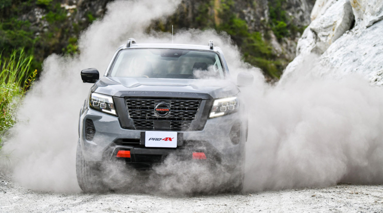 So sánh Nissan Navara 2021 phiên bản VL và PRO4X: Thay đổi để hoàn thiện hơn