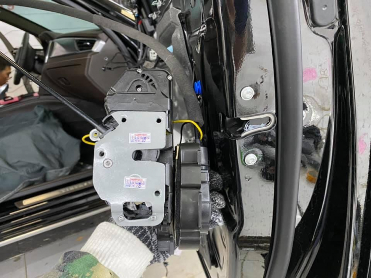 OWIN - Cửa hít tự động cho ô tô - Cửa hít chính hãng OEM zin theo xe OWIN - Cửa hít tự động cho ô tô - Cửa hít chính hãng OEM zin theo xe