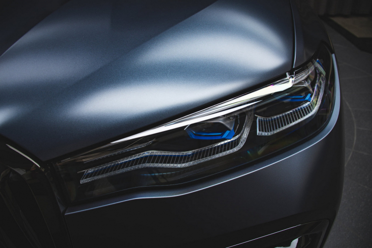 BMW X7 Dark Shadow lộ diện thực tế: giới hạn 500 chiếc trên thế giới