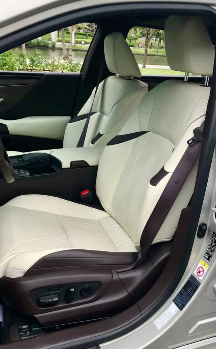 Bộ đôi của năm LEXUS ES250 - sx 2018 - đk 2019 Bộ đôi của năm LEXUS ES250 - sx 2018 - đk 2019