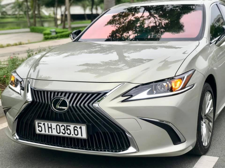 Bộ đôi của năm LEXUS ES250 - sx 2018 -  đk 2019