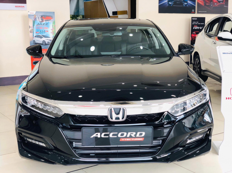 Xả hàng tồn, đại lý giảm giá 150 triệu đồng cho Honda Accord