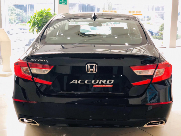 Xả hàng tồn, đại lý giảm giá 150 triệu đồng cho Honda Accord
