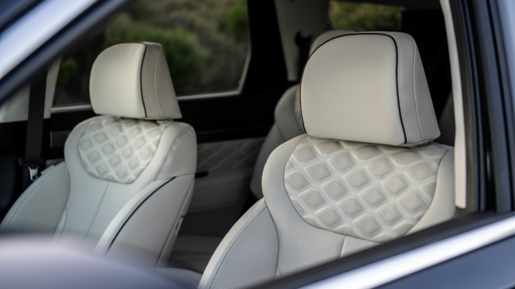 Hyundai Palisade có mùi nội thất khó chịu do vật liệu giả da trên ghế