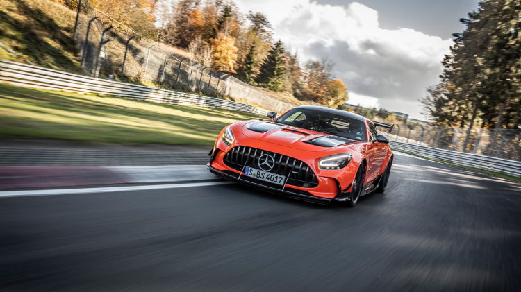 Mercedes-AMG GT Black Series 2021 soán ngôi “thần gió” Lamborghini Aventador SVJ ở Nurburgring