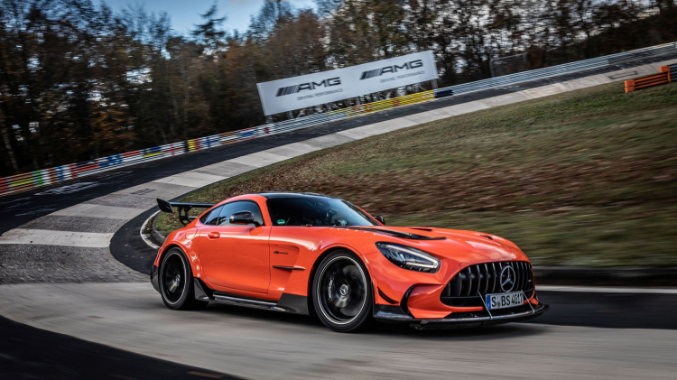 Mercedes-AMG GT Black Series 2021 soán ngôi “thần gió” Lamborghini Aventador SVJ ở Nurburgring