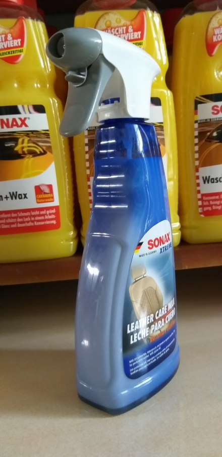 Sonax Leather Care Milk 2.jpg