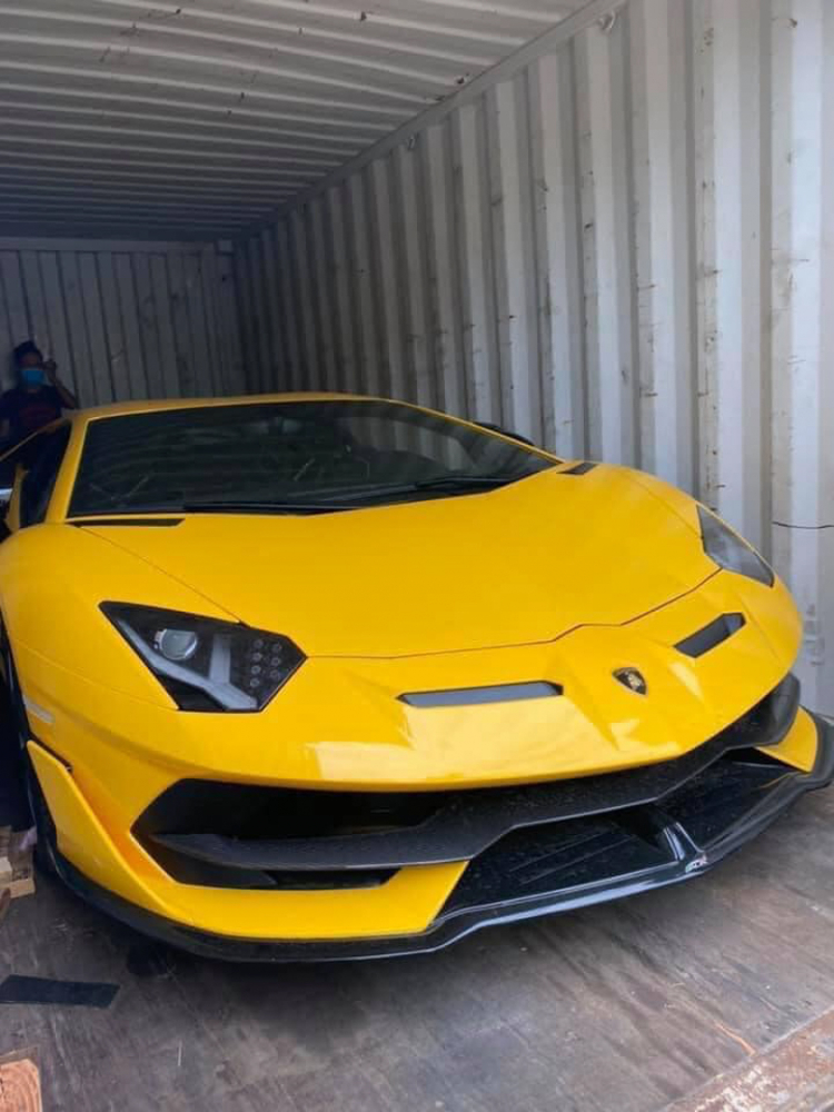 Siêu xe Lamborghini Aventador SVJ thứ 2 về Việt Nam: giá sau thuế khoảng 50 tỷ đồng Siêu xe Lamborghini Aventador SVJ thứ 2 về Việt Nam: giá sau thuế khoảng 50 tỷ đồng