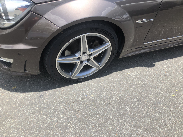 Mercedes-Benz C300 AMG đời 2013 ngang giá Elantra: Hấp dẫn nhưng không phải ai cũng dám chơi Mercedes-Benz C300 AMG đời 2013 ngang giá Elantra: Hấp dẫn nhưng không phải ai cũng dám chơi