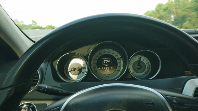 Mercedes-Benz C300 AMG đời 2013 ngang giá Elantra: Hấp dẫn nhưng không phải ai cũng dám chơi
