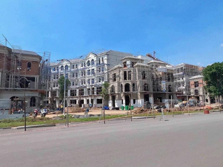 VINHOMES GRAND PARK QUẬN 9 LÀ CÁI “BẪY GẤU” CHO NHỮNG KHÁCH YÊU MÀU HỒNG!