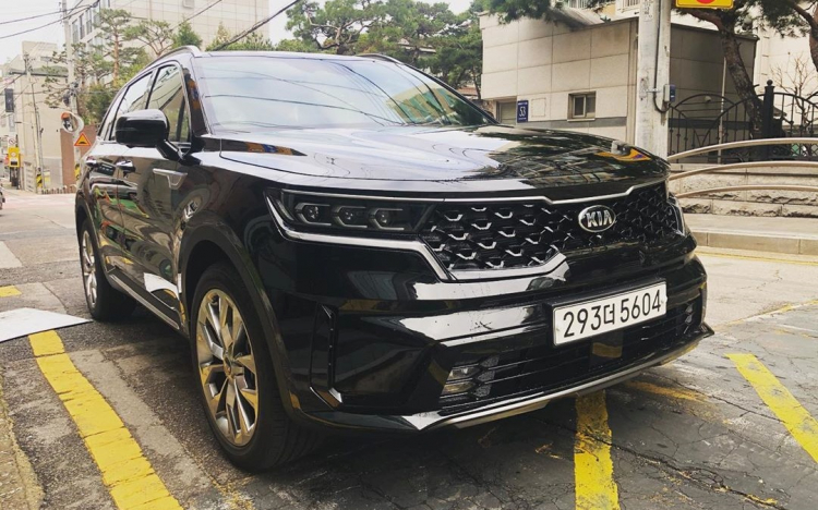 Kia Sorento 2021 bắt đầu đến tay khách hàng