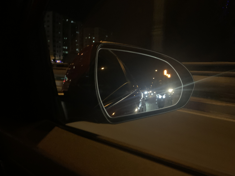 Hyundai Elantra lên thành công cảnh báo điểm mù