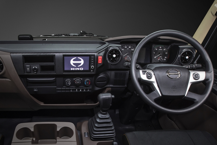 Cận cảnh Toyota Camry XLE 2020 nhập Mỹ hàng hiếm tại Việt Nam giá hơn 2,5 tỷ đồng: ai sẽ dám mua? Cận cảnh Toyota Camry XLE 2020 nhập Mỹ hàng hiếm tại Việt Nam giá hơn 2,5 tỷ đồng: ai sẽ dám mua?