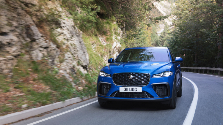 Jaguar F-Pace SVR 2021 ra mắt: thêm hiệu suất, thêm phá cách