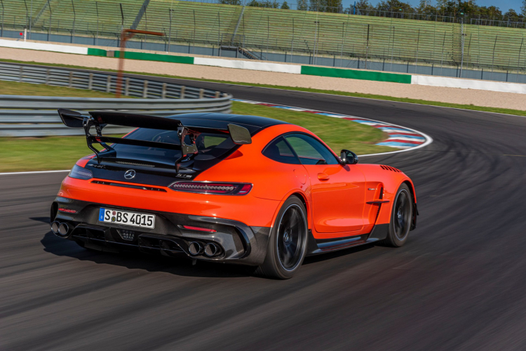 Mercedes-AMG GT Black Series 2021 báo giá từ 325.000 USD tại Mỹ