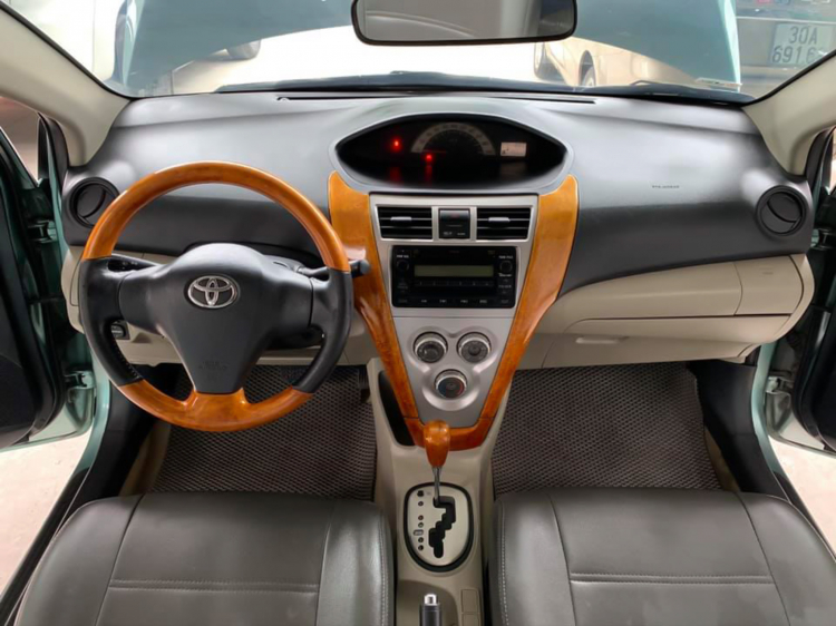 Hàng hiếm Toyota Yaris sedan nhập Nhật hơn 10 năm tuổi tại Việt Nam