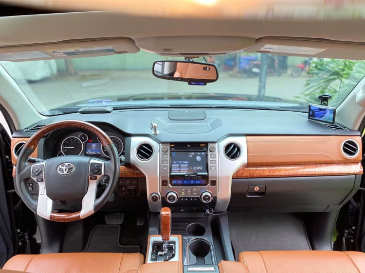 Toyota Tundra đời 2016 rao bán 2,8 tỷ đồng tại Sài Gòn: Bán tải cỡ lớn cho người khá giả