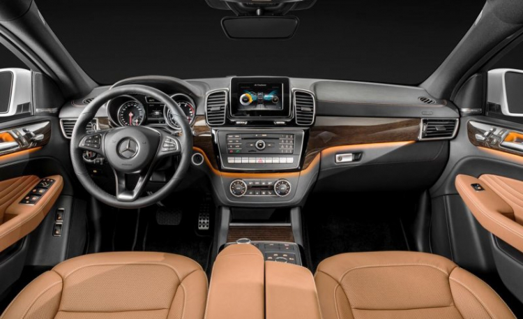 Mercedes-Benz GLE có giá bán từ 58.600 USD