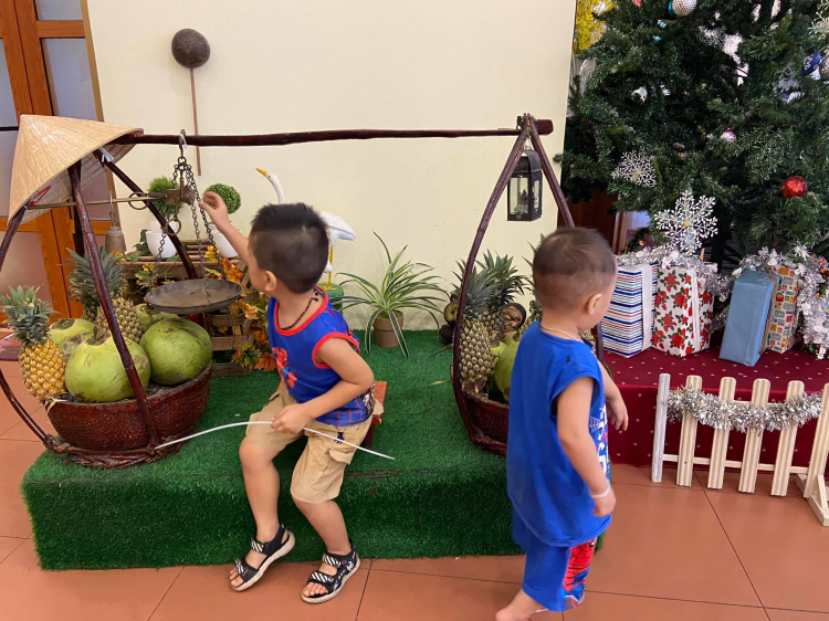 Ám ảnh chuyến đi “bão táp” vì chuyện tâm linh của 3 mẹ bỉm và 4 nhóc tì Ám ảnh chuyến đi “bão táp” vì chuyện tâm linh của 3 mẹ bỉm và 4 nhóc tì