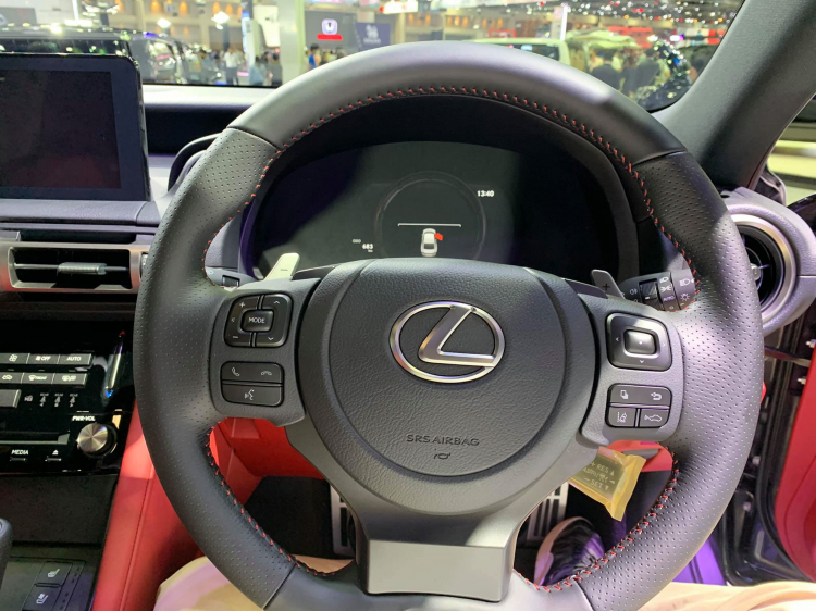 Cận cảnh Lexus IS thế hệ mới tại Thái Lan, sắp về Việt Nam