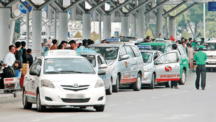 Hét giá taxi cao ở sân bay với lý do "sân bay là vậy"