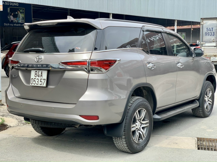 Bán gấp chiếc fortuner 2019 AT máy dầu