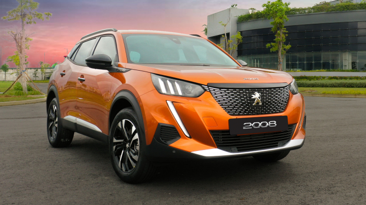 So sánh Kia Seltos và Peugeot 2008 bản full trang bị: chênh 100 triệu đồng chọn CUV đô thị Hàn hay Pháp?