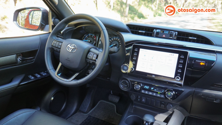 Lên rừng xuống biển cùng Toyota Hilux 2.8 Adventure: mạnh mẽ, an toàn và đầy cảm xúc