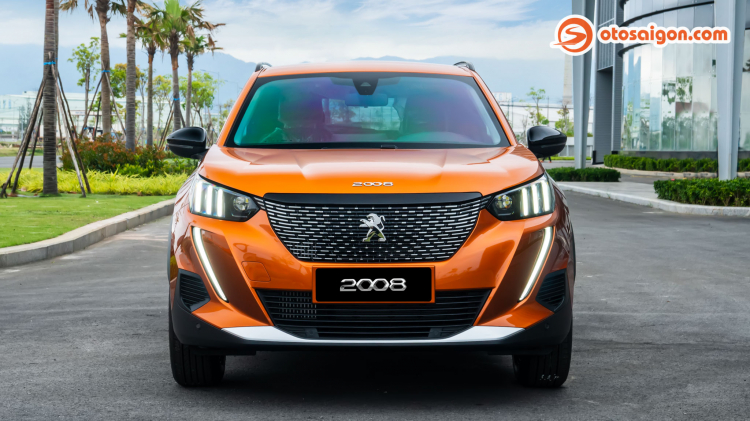 So sánh Peugeot 2008 GT-Line và Toyota Corolla Cross V: cùng tầm giá 820 triệu chọn CUV đô thị nào?