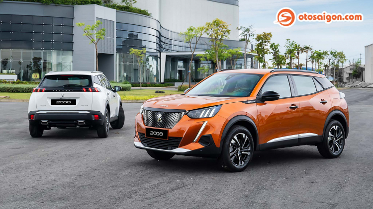 So sánh Peugeot 2008 GT-Line và Toyota Corolla Cross V: cùng tầm giá 820 triệu chọn CUV đô thị nào?